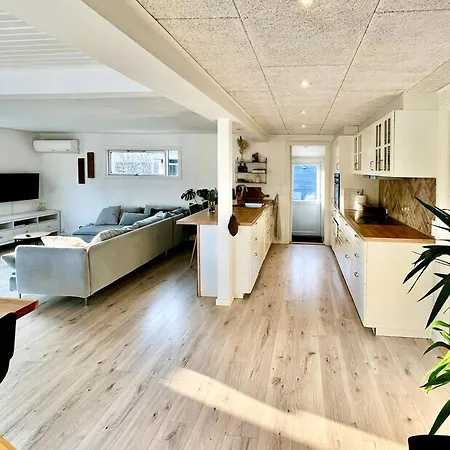 펜션 Modern Near North Zealand's Beaches